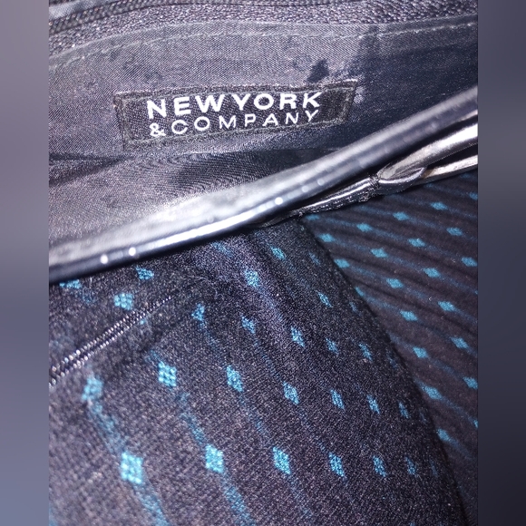 New York & Company sm/ med/ size clutch bag w/ silver chain shoulder strap - Picture 9 of 9